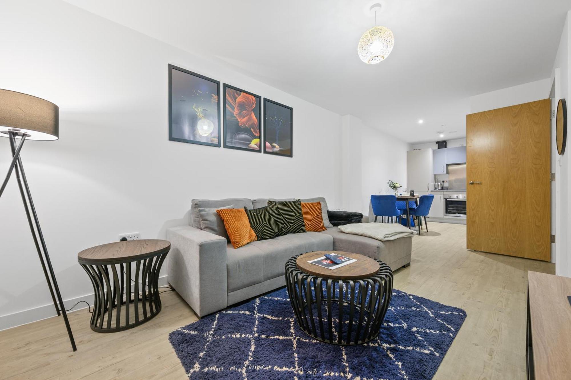 Stylish & Spacious Salford Quays One Bedroom High Floor Apartment With Balcony Manchester Kültér fotó