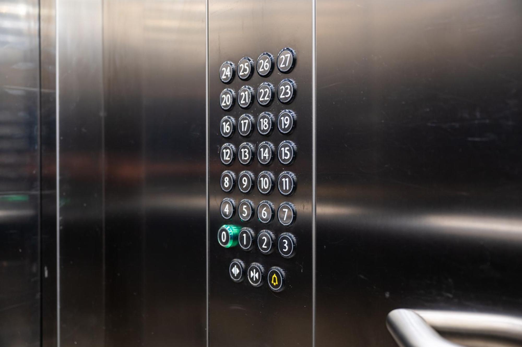 Stylish & Spacious Salford Quays One Bedroom High Floor Apartment With Balcony Manchester Kültér fotó